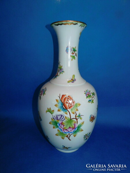 Herend Victoria's giant vase