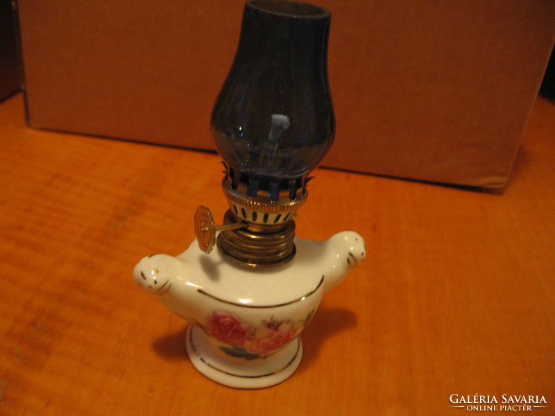 Retro rosy Hong Kong mini pertoleum lamp with two handles blue glass