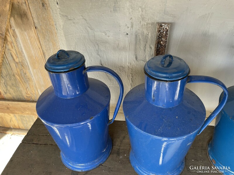 6 and 7 liter blue cans from Cegléd, a piece of nostalgia for peasants