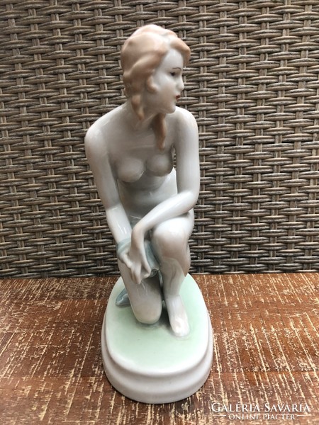 Zsolnay female nude.