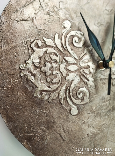 Pilipart: bronze-colored antique-style handmade wall clock 25cm