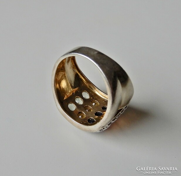 Aranyozott ezüst gyűrű drágakövekkel és gyémántokkal