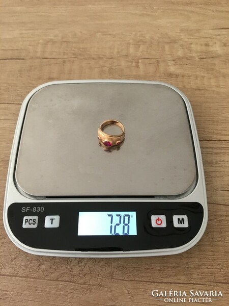 14K red stone ring, 7.28 g