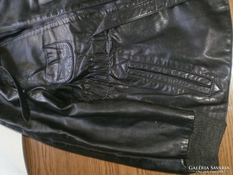 Real leather, very fine, pretty women's leather jacket size 38 for sale.