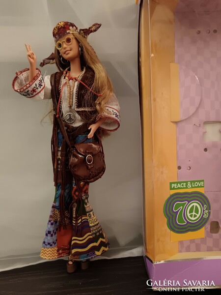 BARBIE Vintage Mattel COLLECTOR, PEACE & LOVE