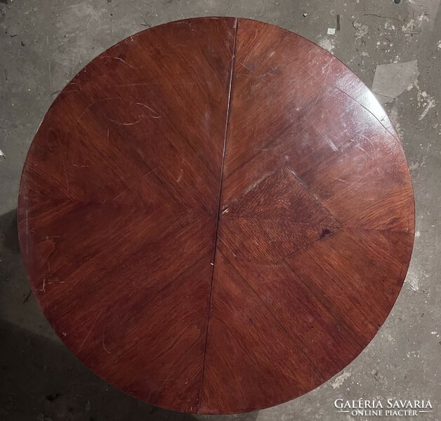 Art deco round table - can be opened