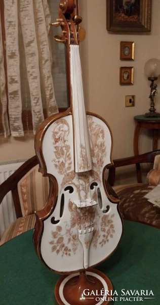 Saxon endre porcelain violin