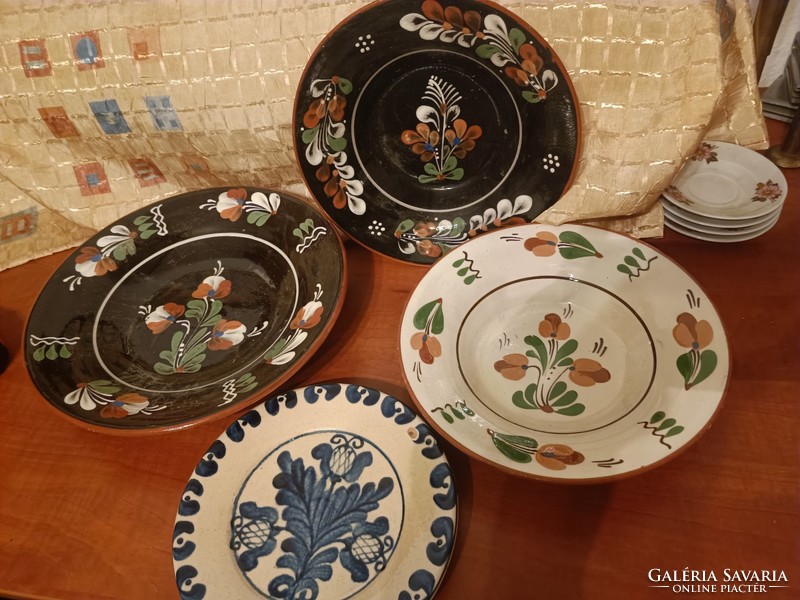 Sárospataki ceramic wall plates in one