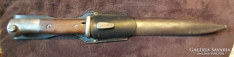 World War bayonet, k98 mauser, with numbered case.