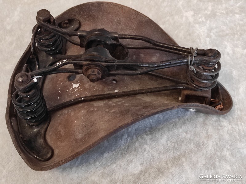 Antique saddle