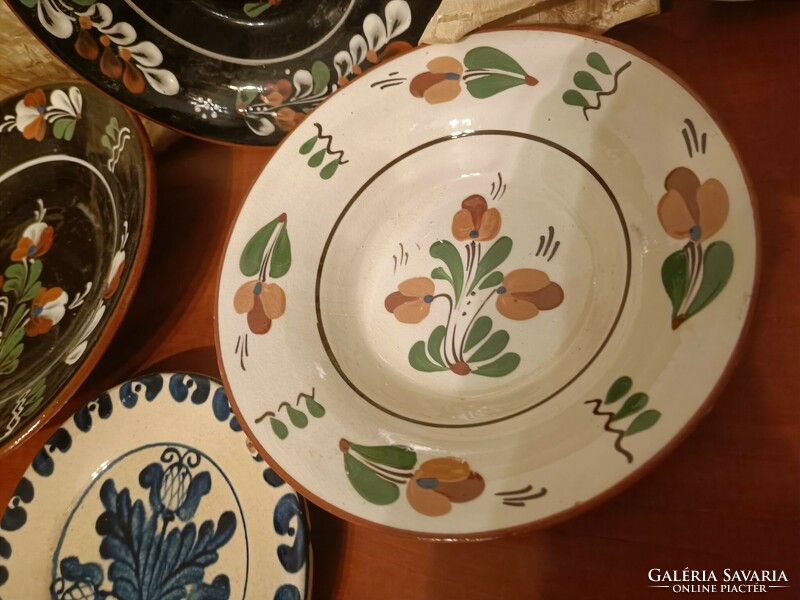 Sárospataki ceramic wall plates in one
