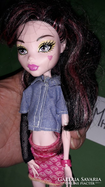 2011. Complete original mattel barbie monster high doll in beautiful condition mh3 according to the pictures.