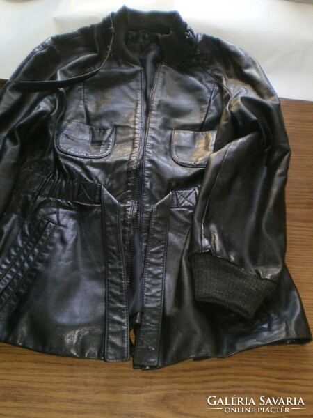 Real leather, very fine, pretty women's leather jacket size 38 for sale.