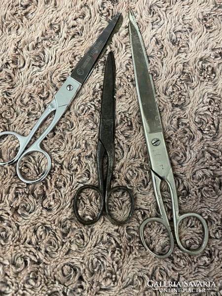 3 old tailor's scissors