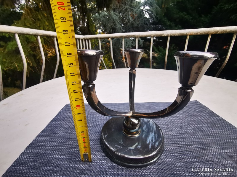 Three-pronged candlestick