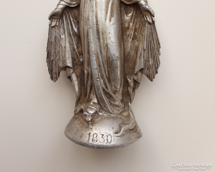 Mária? Szent szobor 1830