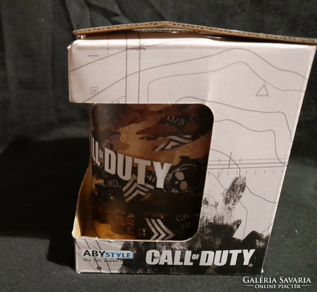 Call of Duty bögre dobozában. Sosem használt