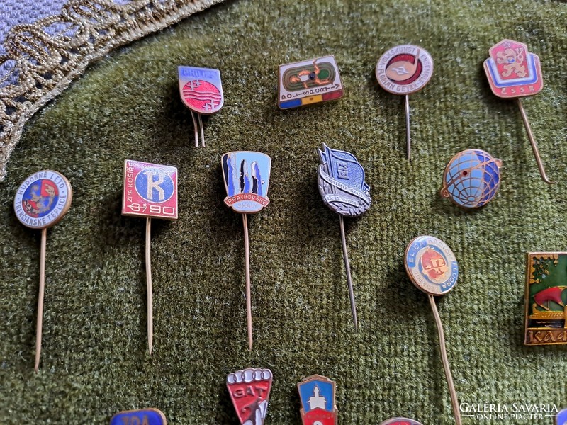 Set of 24 badges