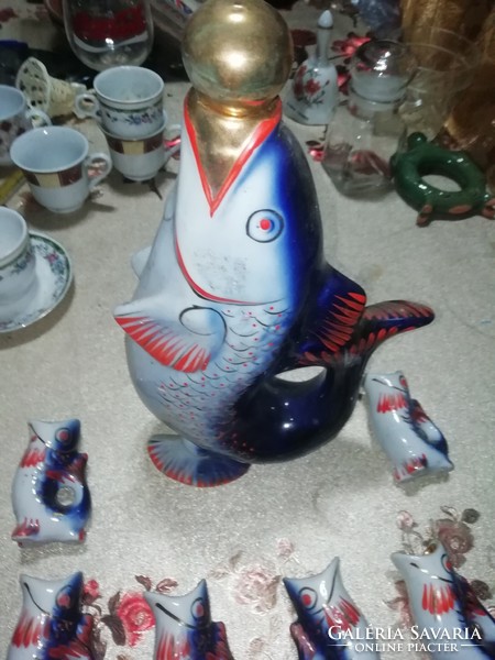 Orosz hal alakú porcelán készlet vodkás