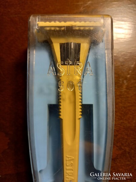 Astra 501 old razor