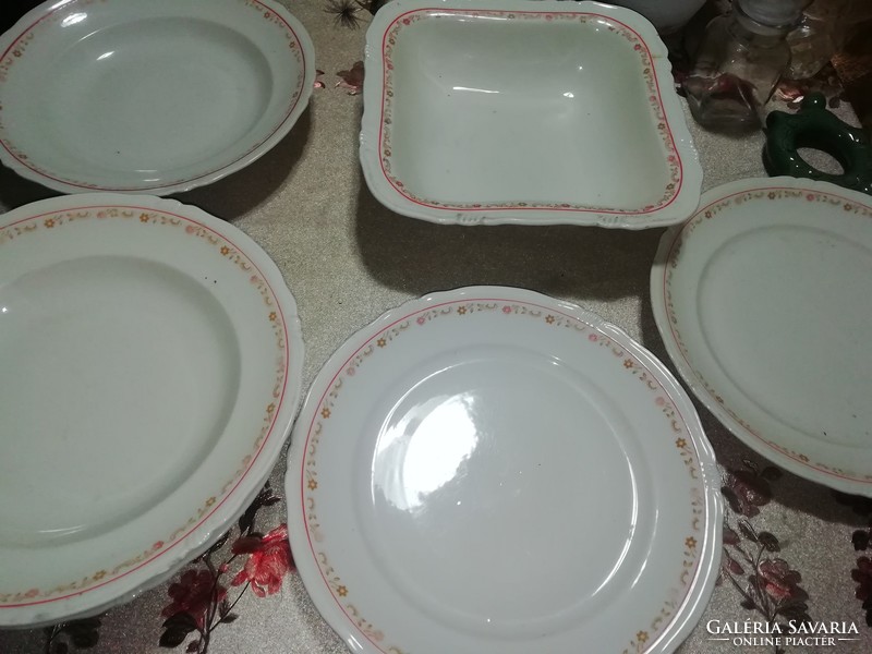 Porcelain plates bavaria are in the condition shown in the pictures