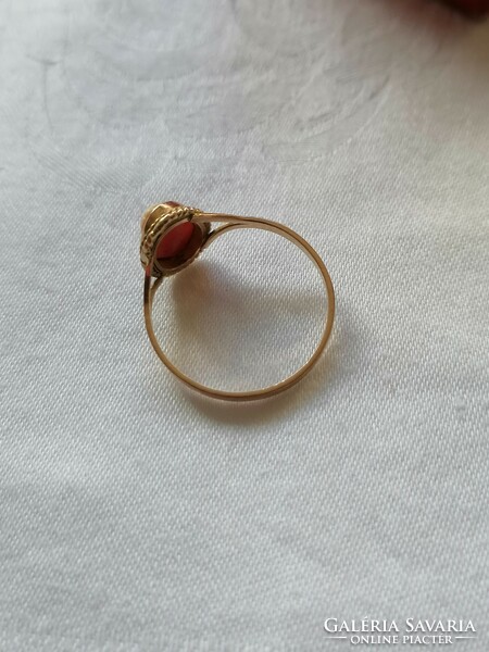 18 Karátos arany Kámea díszítésű gyűrű