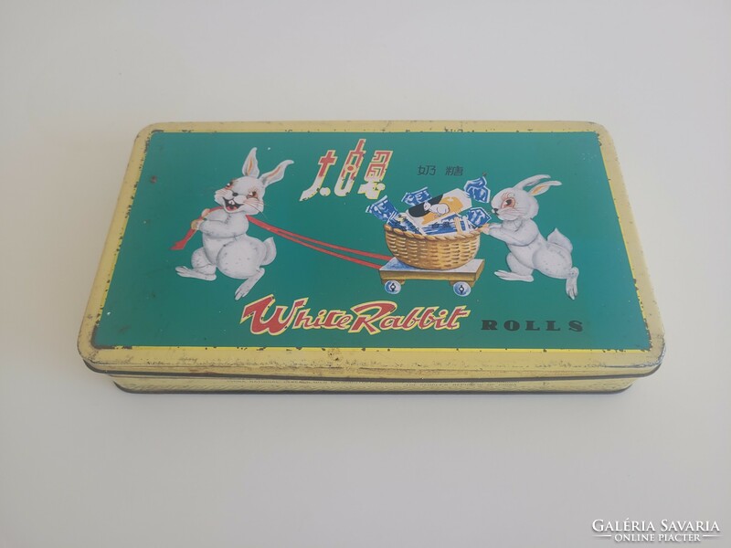 Old metal box candy Chinese box white rabbit rolls
