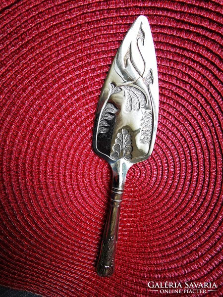 Art Nouveau style silver-plated cake spatula