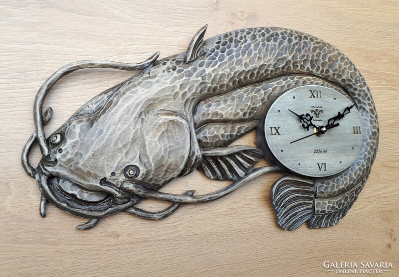 Pontyóra ponty horgászóra horgászajándék halóra hal fahal horgásztermék harcsaóra faóra óra