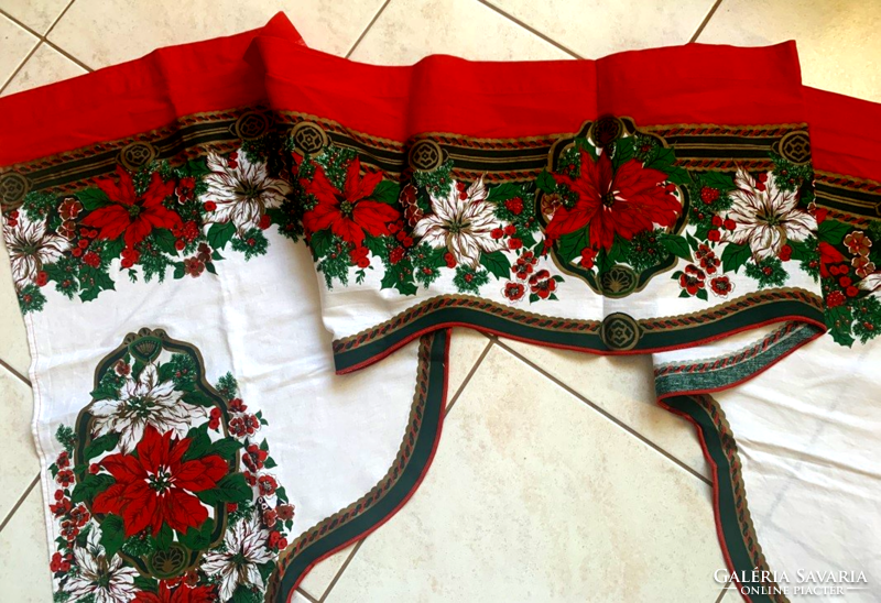 Christmas decoration curtain with poinsettia pattern for the Advent period