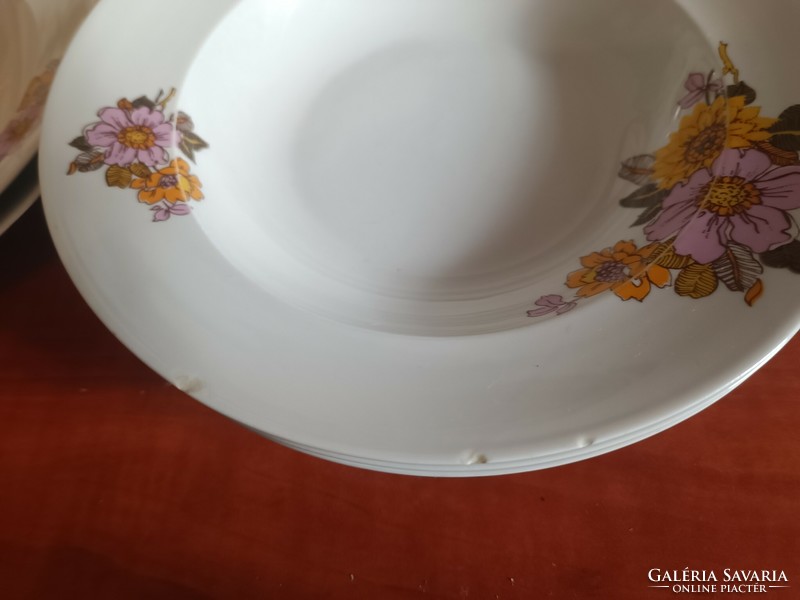 Alföldi virágos tányérok