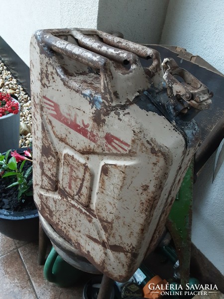 Áfor marble petrol can