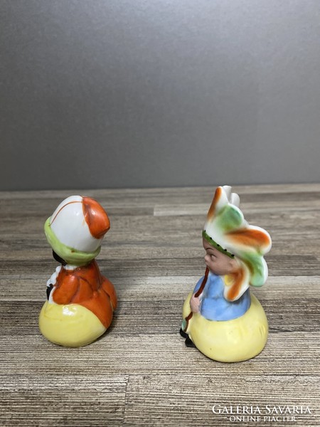 2db szép kis porcelán figura