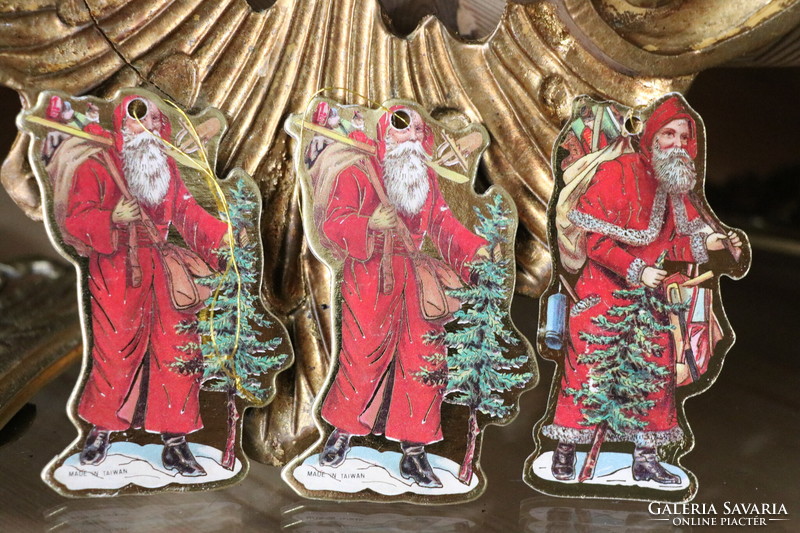 Shackman, Merrimack-style Taiwanese double-sided Christmas tree decoration