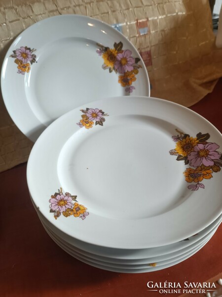 Alföldi virágos tányérok