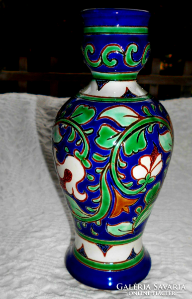 Kósa Klára  neves Szentendrei kerámikus vázája 18 cm