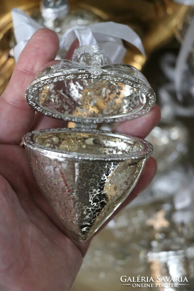 Foncsorozott üveg szív karácsonyfadísz ,ajándékkísérő