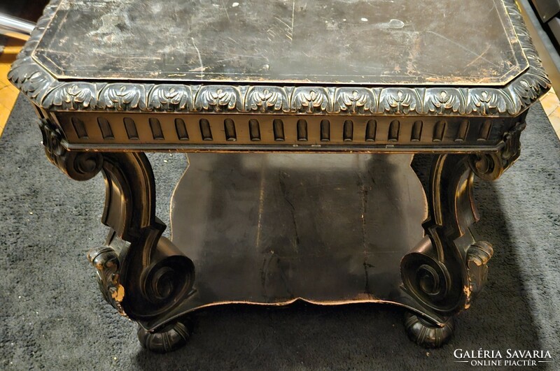 Openable antique coffee table from the turn of the century