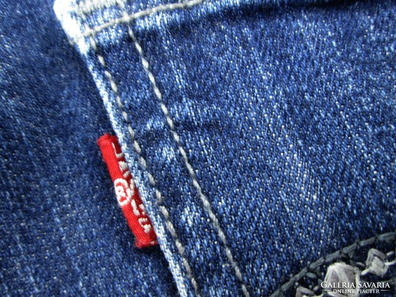 EREDETI LEVIS MID RISE SKINNY (W26) NŐI ENYHÉN RUGALMAS FARMERNADRÁG