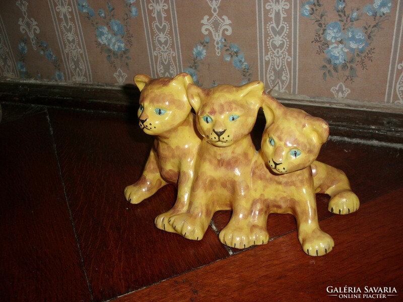 Margit Izsépy - original handmade - ceramic - small lions