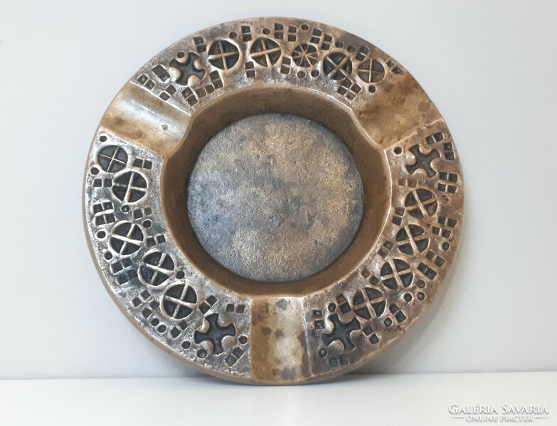 Laborcz flora (1947-) industrial artist bronze ashtray 12.5 Cm