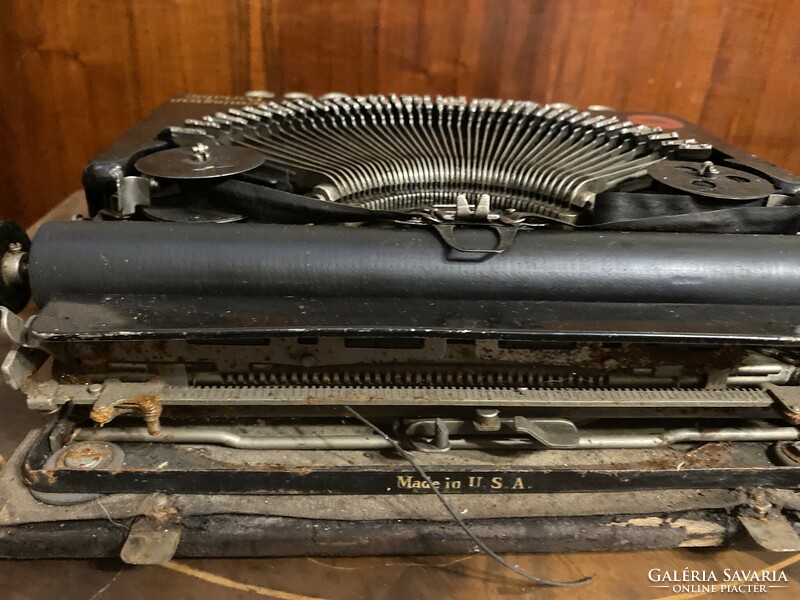 Remington portable antique typewriter