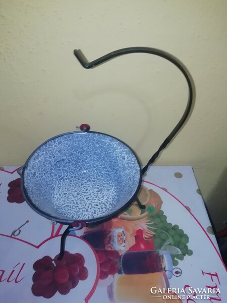 Kettle with table holder in perfect condition