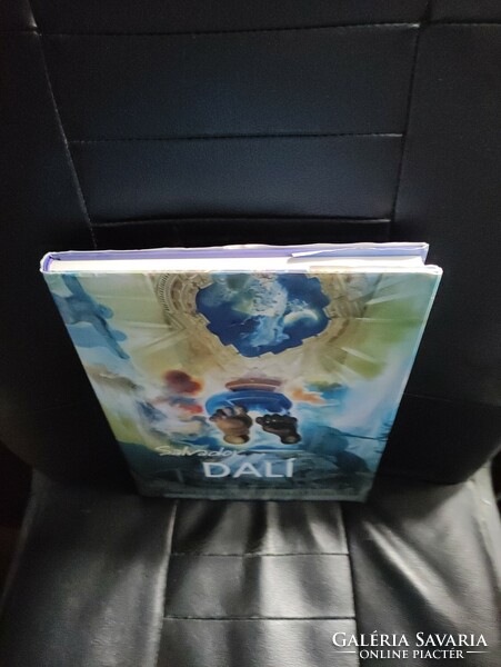 Salvador Dalí -- surrealism art album - rare.