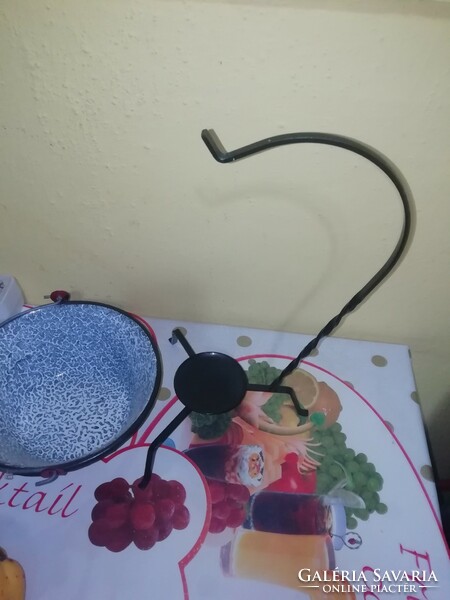 Kettle with table holder in perfect condition