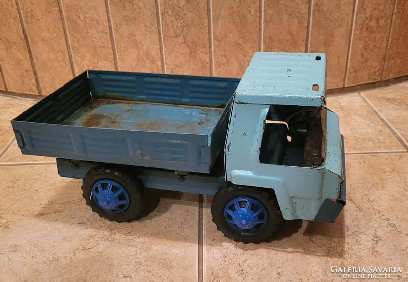 Retro Soviet/Russian plate toy truck, fixed platform