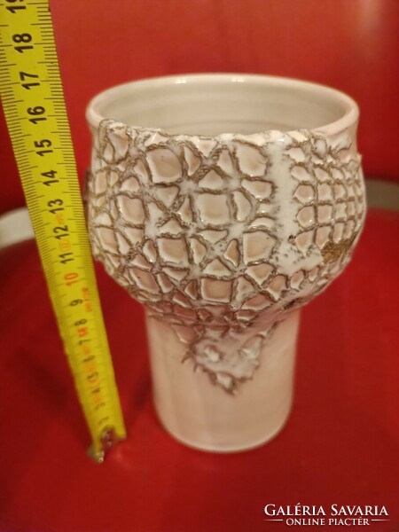 Különleges mintázatú kerámia váza