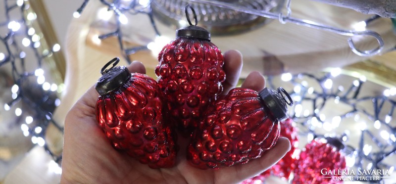 Blackberry-shaped metal Christmas tree decoration