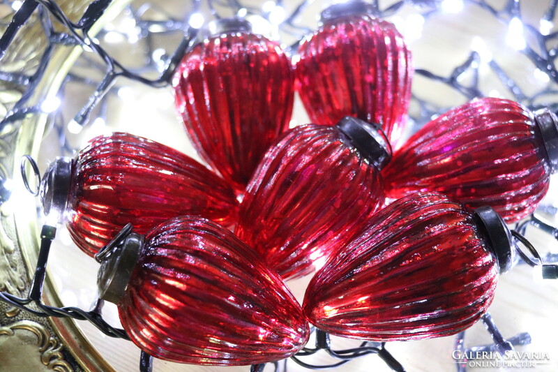 Ribbed, cone-shaped metal Christmas tree decoration