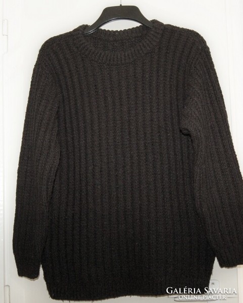 Oversize unisex thick hand-knit black sweater